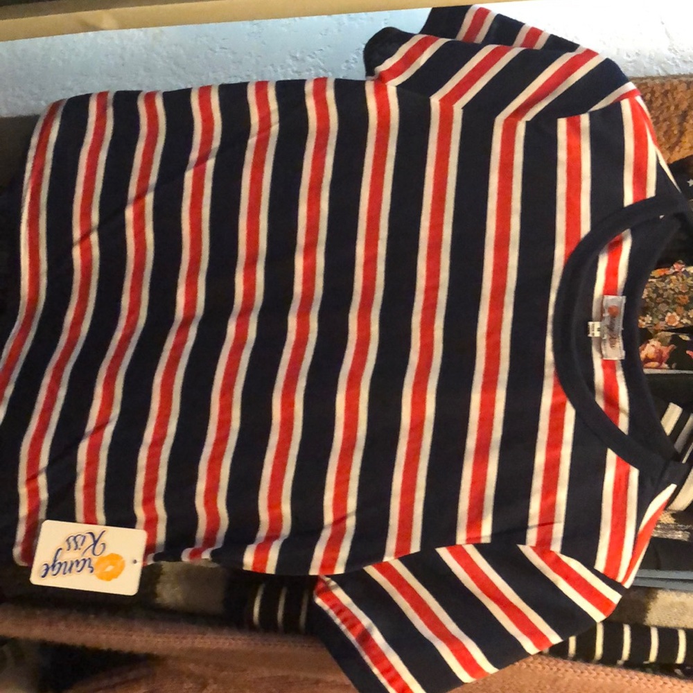 Orange kiss shirt